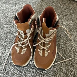 Hiking Boots Woman’s Size 7